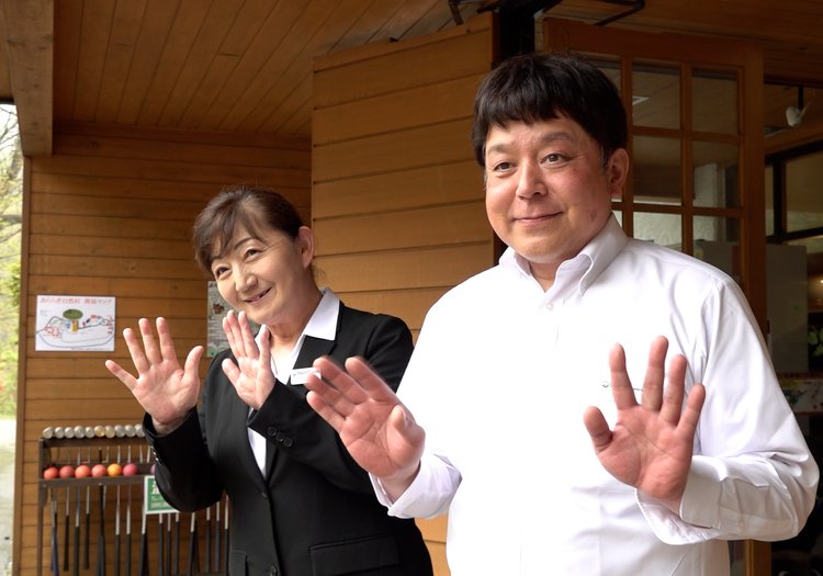 客室10室・スタッフ8名の小規模な現場。チーム全員で支え合う雰囲気です。