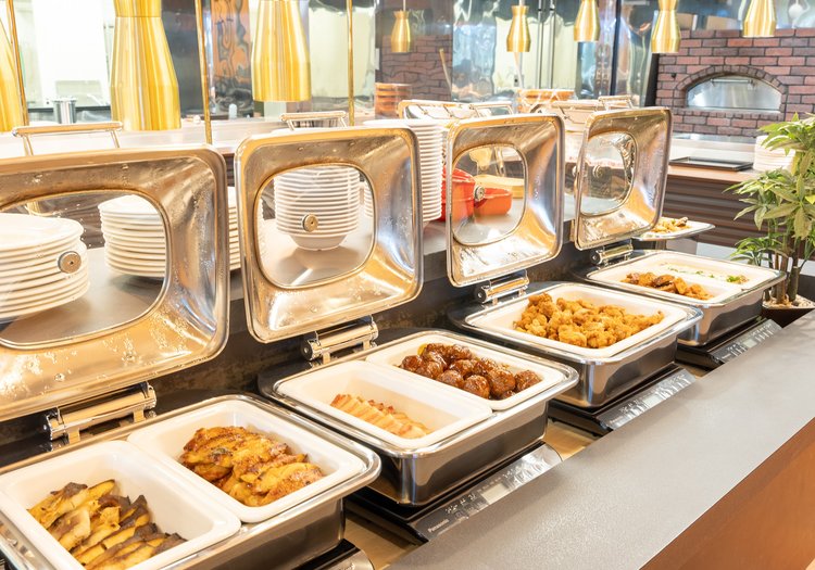 朝食ビュッフェ会場。岩手の食材を活かした多彩なメニューをお客様へご提供します