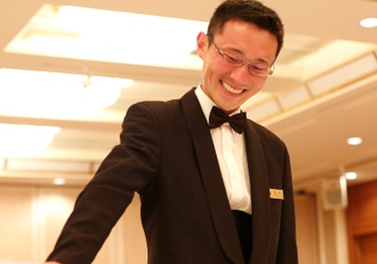 研修や表彰式から婚礼まで、多彩な催しの晴れ舞台を接客で支えるお仕事です。