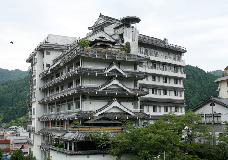 株式会社朝野家 湯村温泉に根差し50年以上。手間を惜しまないお料理とおもてなしが魅力の料理旅館！