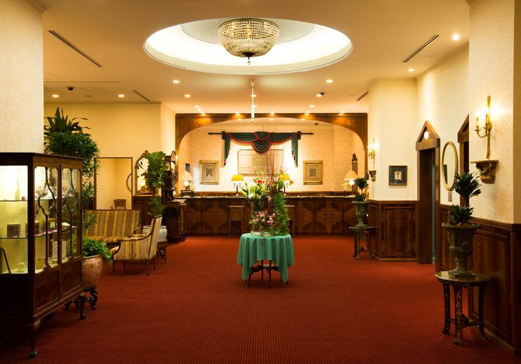 有限会社デュークスホテル 博多・中洲の英国調クラシックホテル！アンティーク家具や絵画が特別な寛ぎを演出。