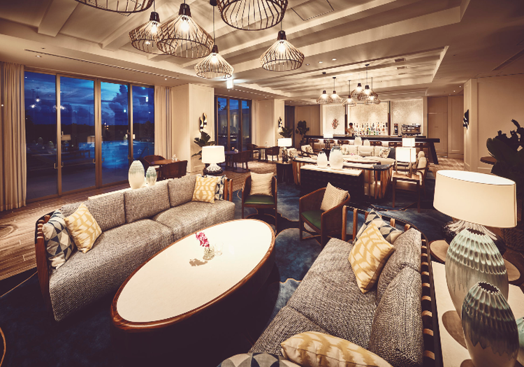 日本随一のリゾートホテルで、他に例のない卓越したサービスを実現！ 石垣島の様式美にリュクスな要素が加わった当社は、お客様に愛されるホテルになることを目指しています。31ヘクタールという広大な敷地面積を誇り、目前のエメラルドグリーンに輝くマエサトビーチを管理。また、国内初のクラブインターコンチネンタル棟を含む宿泊棟は4棟完備、石垣島でトップクラスを誇る客室は458室、石垣ブルーの海と島の大地の恵みを味わい尽くせる和洋中のレストラン、約30種類のアクティビティなど語りつくせない魅力にあふれています。ぜひ私たちと一緒に、生涯忘れられない島時間をお届けしませんか？