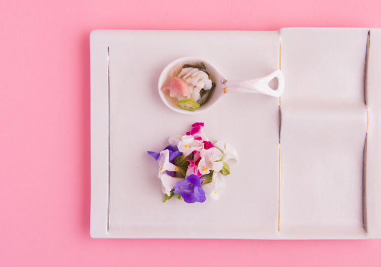 彩り豊かな花とお料理で、お客様の心を満たします。