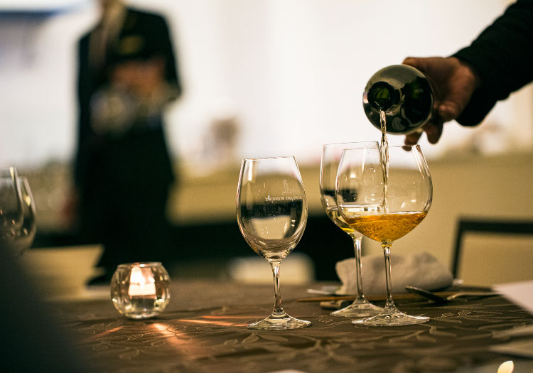 ロテル・デュ・ラク × マネージャー・支配人（料飲部門）