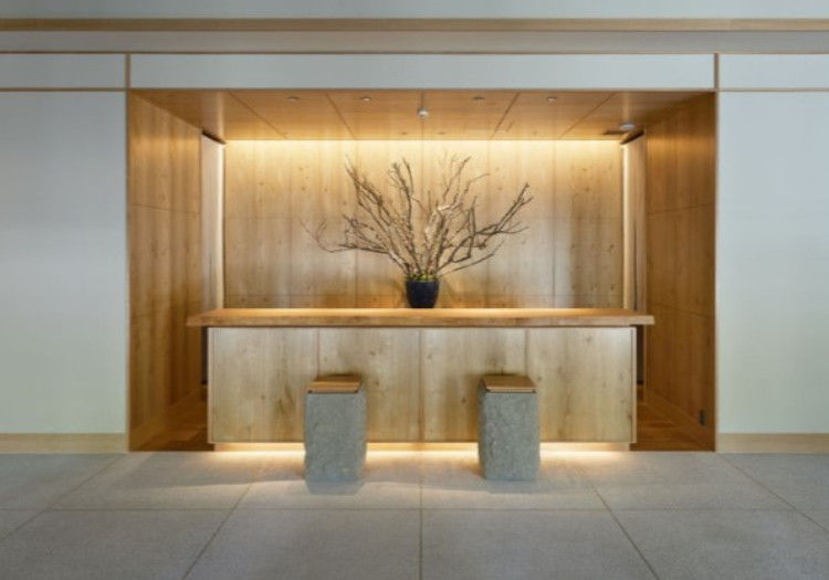 ONSEN RYOKAN 由縁 札幌 × フロント