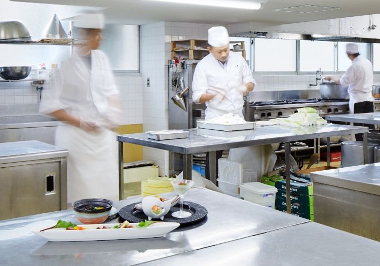 調理師免許をお持ちなら、実務経験は不問！しっかりサポートします。