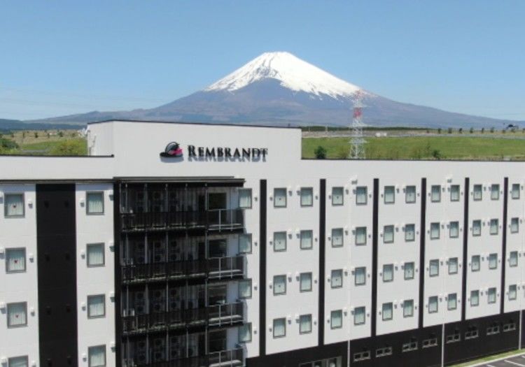 豊かな自然に囲まれた富士山麓でお客様をおもてなししています。