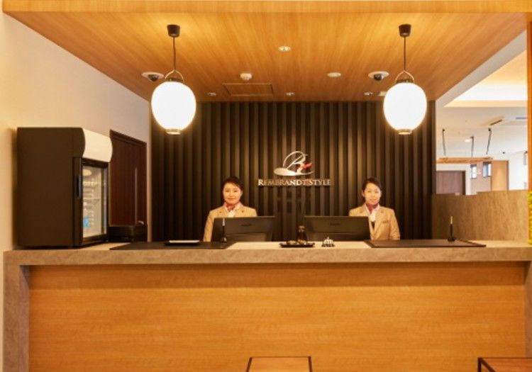 レンブラントスタイル御殿場駒門 × フロント