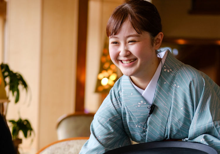 美ヶ原温泉　翔峰 × サービススタッフ