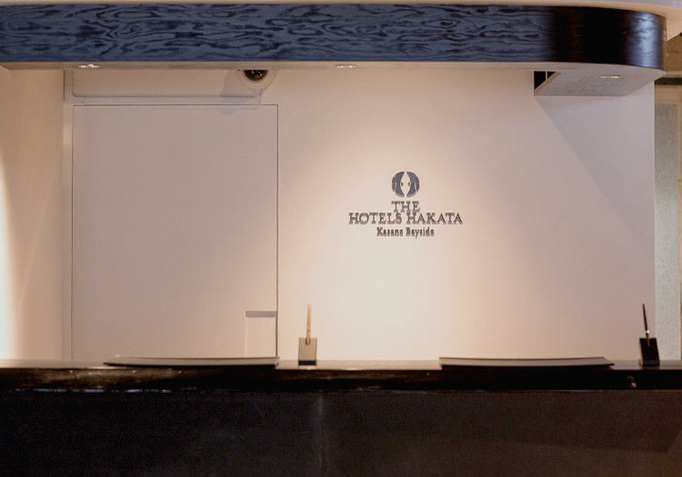 THE HOTELS HAKATA Kasane Bayside × フロント
