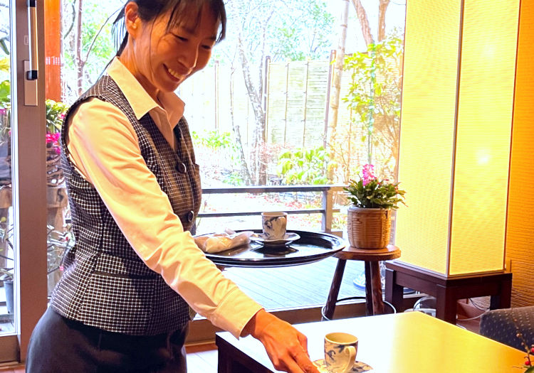 嵯峨沢館 × フロント