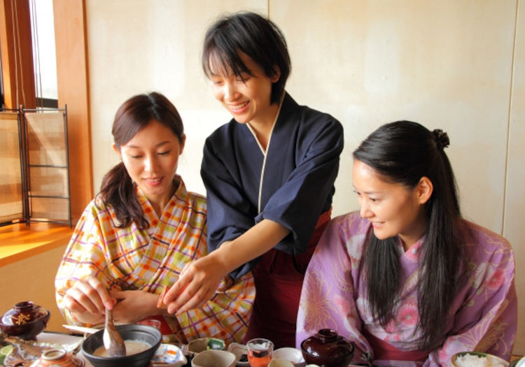 絶景の癒しの湯宿 茄子のはな × 仲居