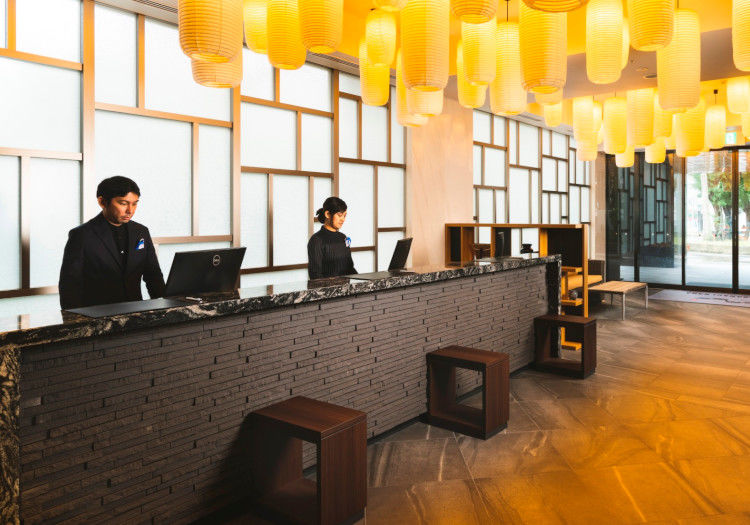 HOTEL SANSUI NAHA × フロント