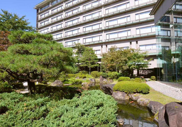 飛騨高山温泉 高山グリーンホテル × 施設管理