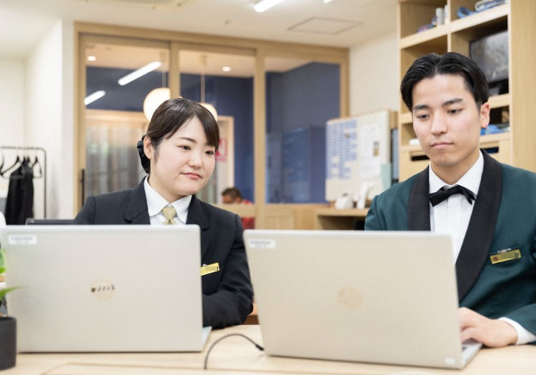 各セクションでの研修で一つひとつ丁寧にレクチャー。未経験でも着実に成長できます。