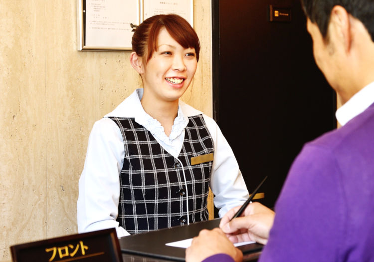 ホテル・サンミ倶楽部 × ナイトフロント・ナイトマネージャー