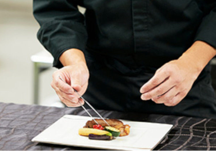 指宿ベイヒルズ HOTEL＆SPA × 料理長・マネージャー・シェフ