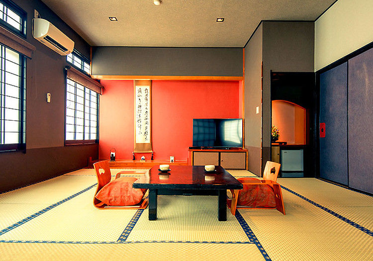 ご家族でもゆったり泊まれる間取りのお部屋は全7室。