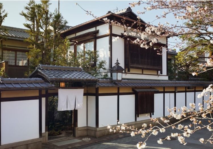HOTEL VMG RESORT KYOTO × サービススタッフ