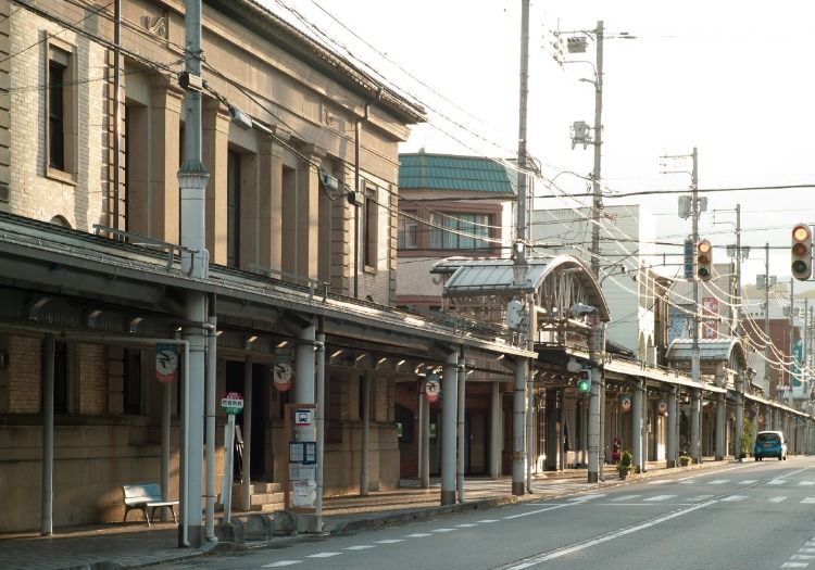 オーベルジュ豊岡1925 × サービススタッフ