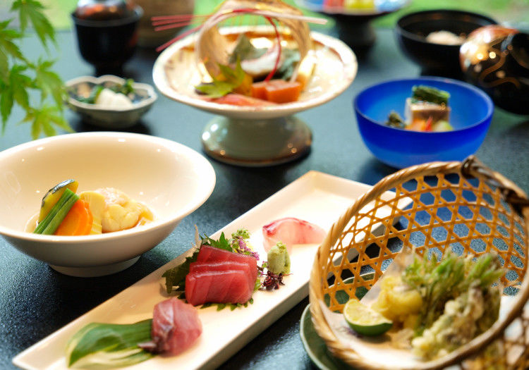 THE SAIHOKUKAN HOTEL（長野ホテル犀北館） × 和食