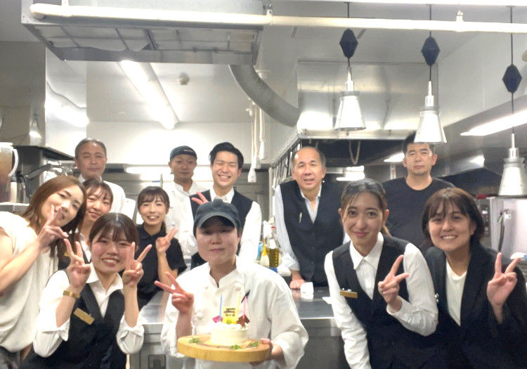 箱根エレカーサ ホテル&スパ × サービススタッフ