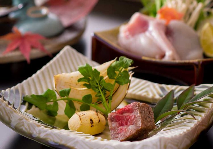 地産地消にこだわり、四季折々の旬な食材を活かした料理を提供します