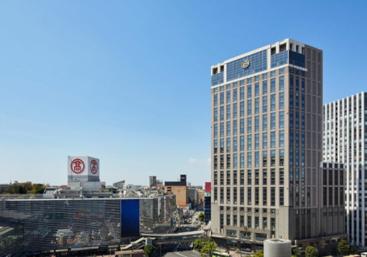 横浜駅西口から徒歩1分！通勤便利な立地です。