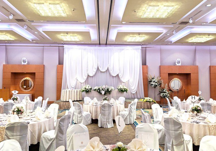ご結婚のお披露目から式典まで、お預かりしたご要望を当日の形にしていきます。