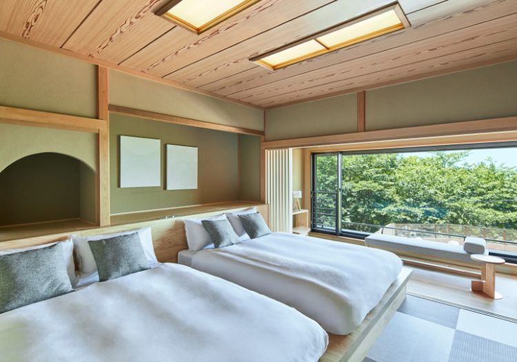 ANDO HOTEL 奈良若草山 × フロント