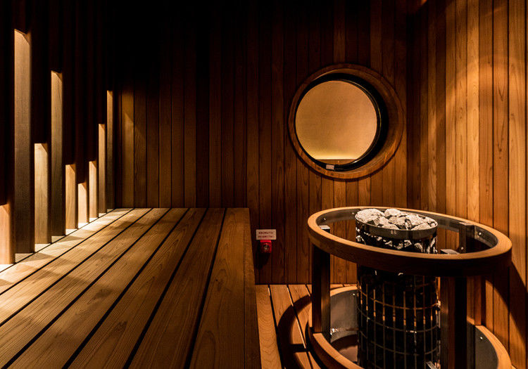 Ryokan ＆ Sauna Yorozuya Hita × サービススタッフ