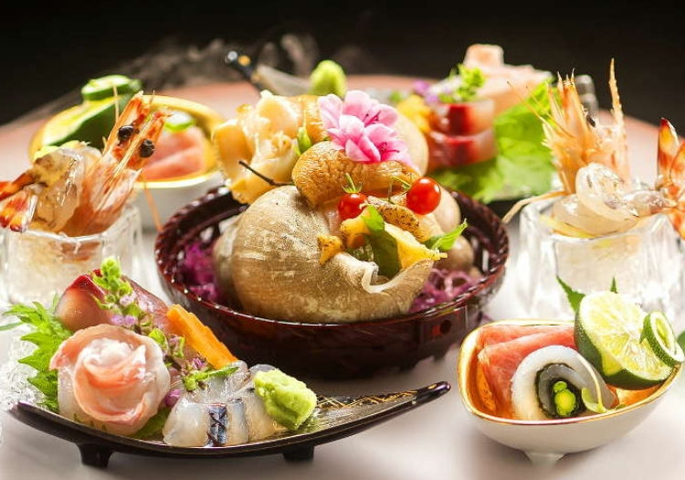 箱根の旬素材を使った創作和食を届ける、料亭小宿！
