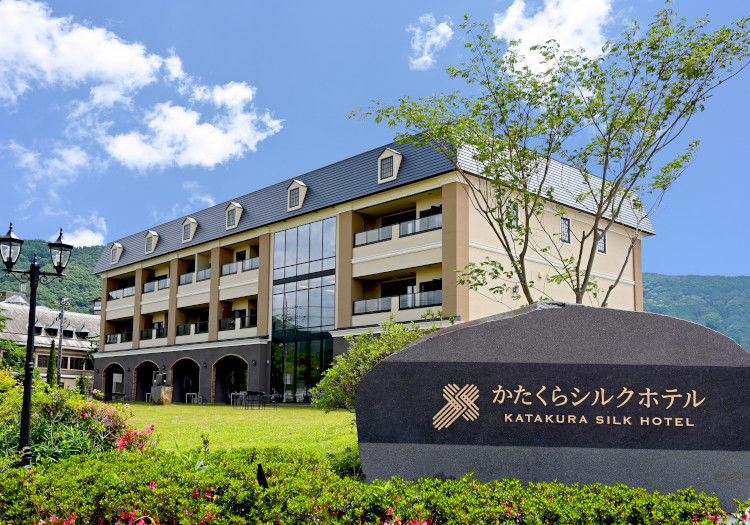 かたくらシルクホテル × サービススタッフ