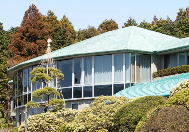 箱根仙石原山荘 × サービススタッフ