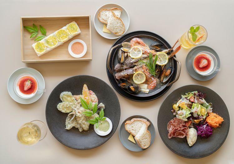 駿河湾産の魚介をはじめ、地の食材を使った目にも舌にも、嬉しくやさしいお料理。