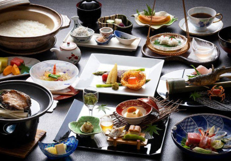 伊豆長岡温泉 三養荘 × 和食