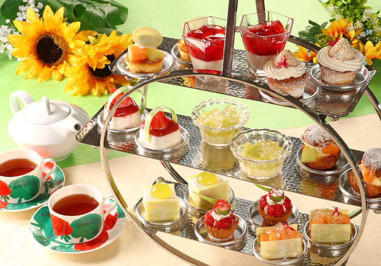 札幌プリンスホテル × パティシエ