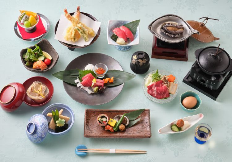 新鮮な地元食材を活かしたお料理が好評！バイキングから豪華会席料理まで多彩にご提供