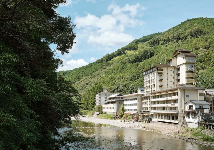 山水館 川湯みどりや × フロント