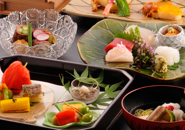 料理長自慢の京風懐石料理で、「一客一味」のおもてなし