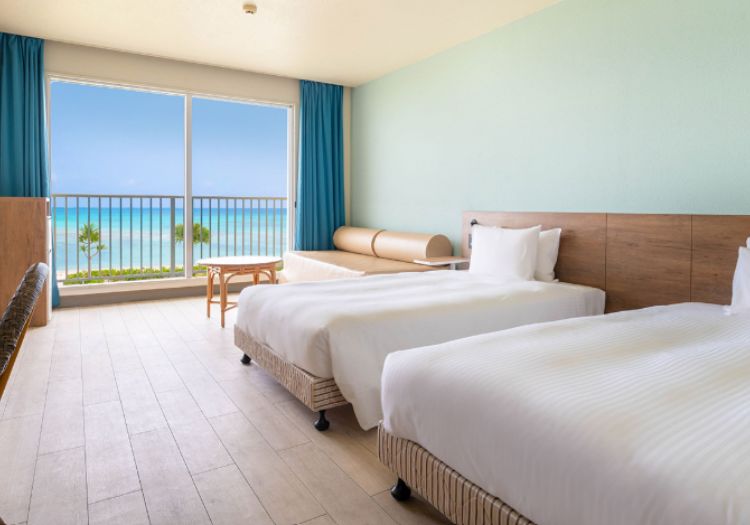 EN RESORT Kumejima EEF Beach Hotel × サービススタッフ