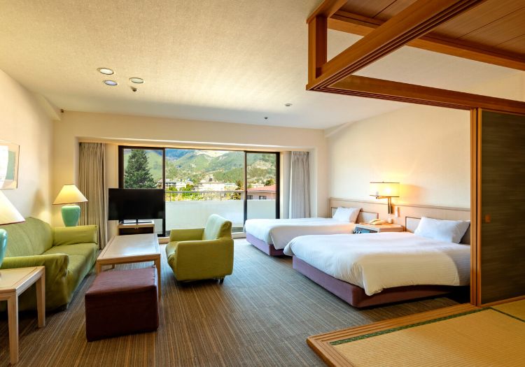EN RESORT Re’cove Hakone × サービススタッフ