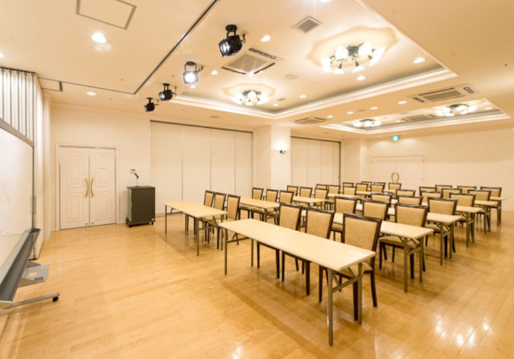 パーティー、宴会などに様々な用途にご利用いただける、豊富な種類の貸会議室も完備。