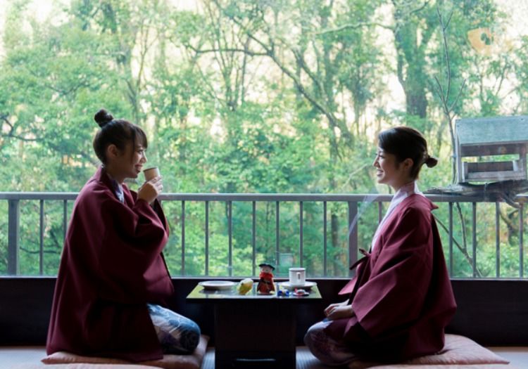 大切にしているのは、心に寄り添う接客。お客様の素敵な旅の思い出を彩るお仕事です。