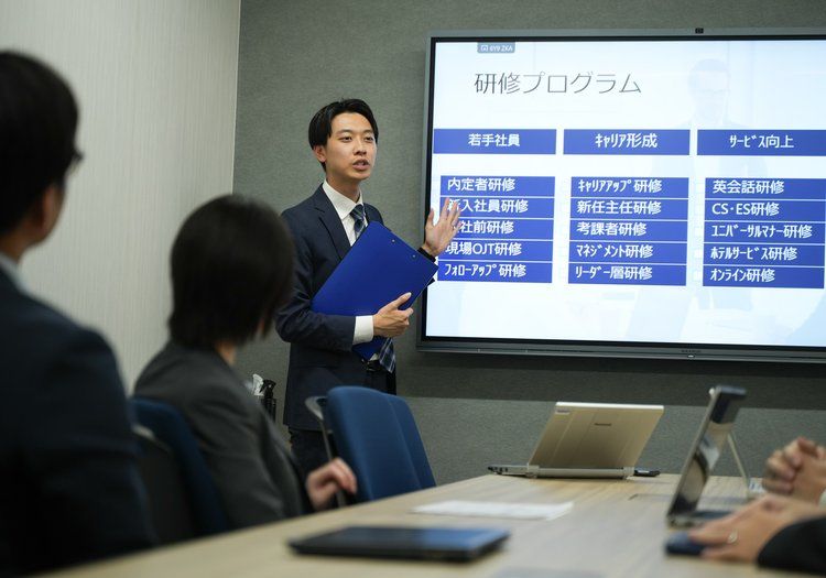 階層別研修から英会話研修まで、20種類以上のプログラムをご用意しています。