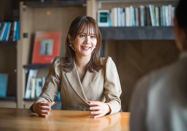 候補者との面談も大切なおもてなし。人と組織をつなぎ、成長を支える役割です。