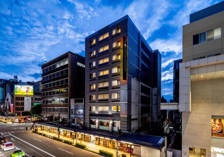 the b 金沢片町 × フロント