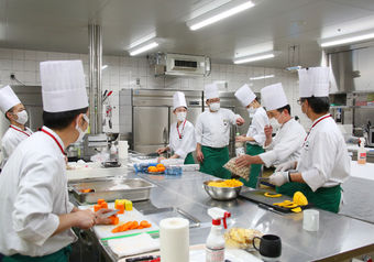 先輩から技術を教えてもらえるのでスキルアップが可能です。