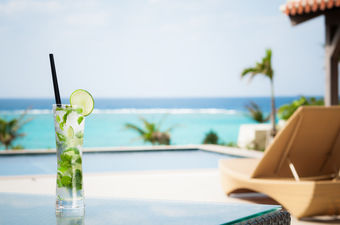 休み時間には沖縄の景色を眺めることもできます。