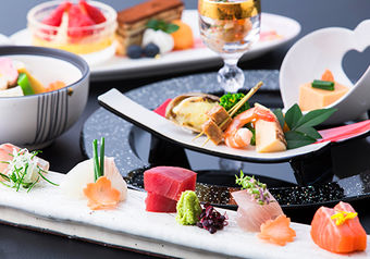 四季折々の旬の食材を使用した、和食会席をご提供しています。